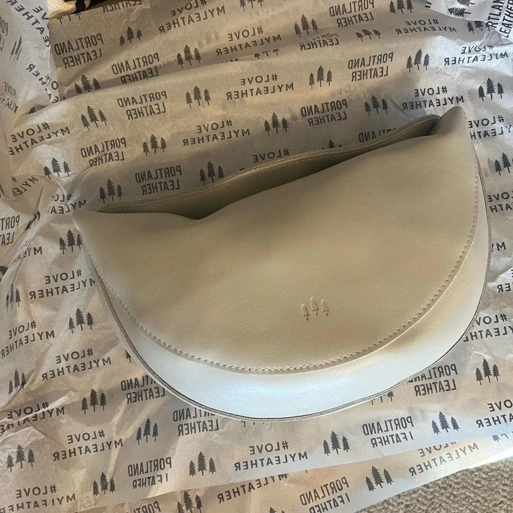 Portland leather PEARL large koala sling - Picture 2 of 6